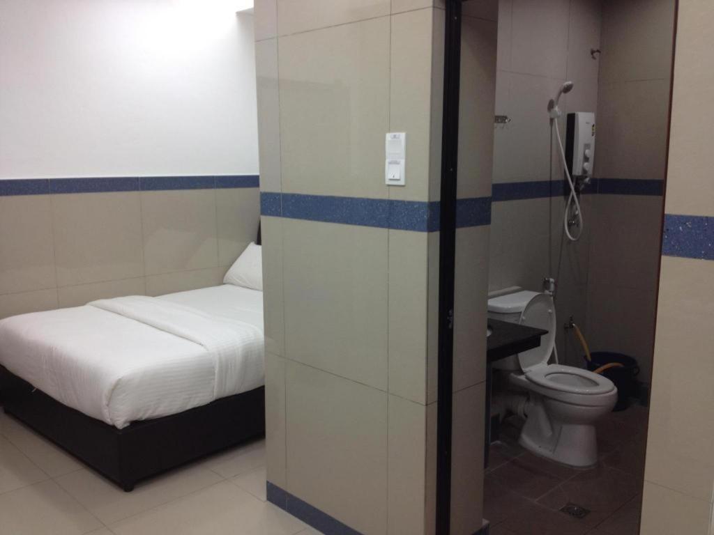 Burmahtel Hotel George Town Exterior photo